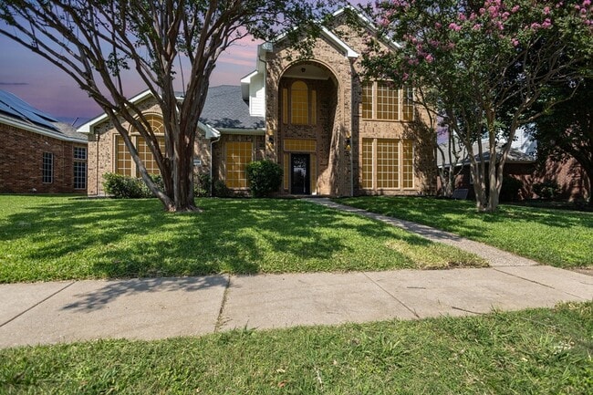 Building Photo - 2325 Flanders Ln