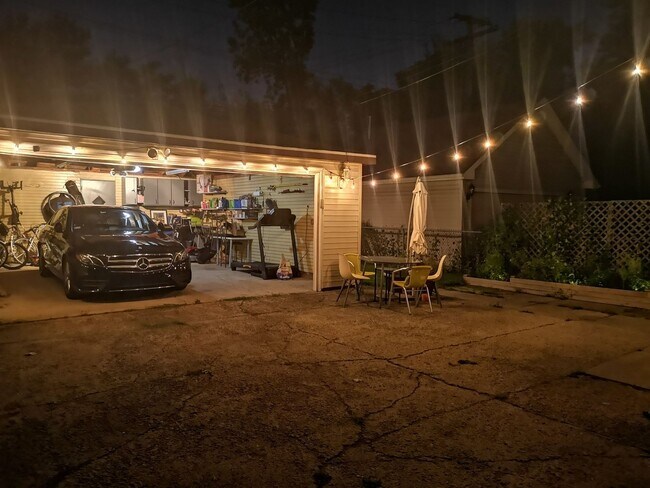 Building Photo - 4122 N Kolmar Ave