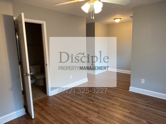Building Photo - 273 Vining Way
