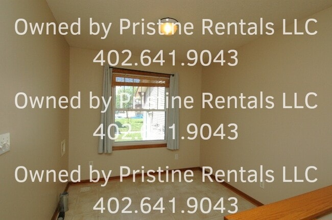 Building Photo - 322 S 6th St