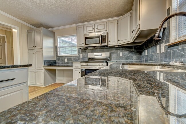 Building Photo - 2210 Stony Point Rd