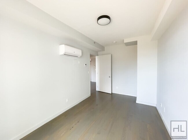 Building Photo - Bushwick Avenue / Spacious 2-Bed, 1-Bath /...