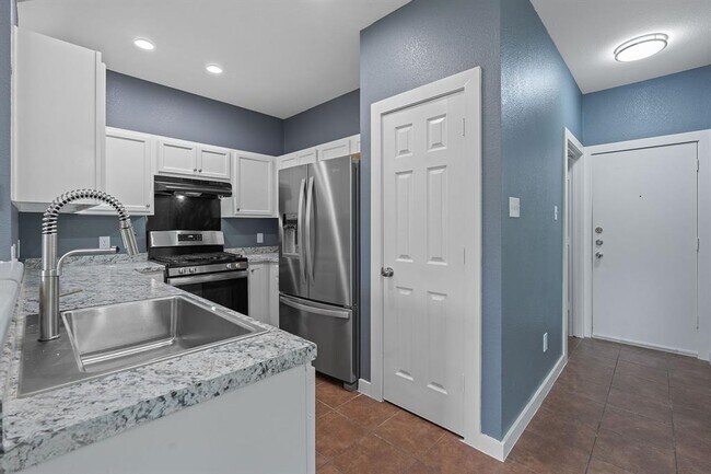 Building Photo - 14517 Harris Ridge Blvd