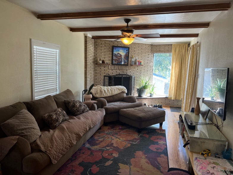 Building Photo - 4440 Shoshone St