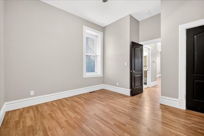 Building Photo - Soulard First Fleur