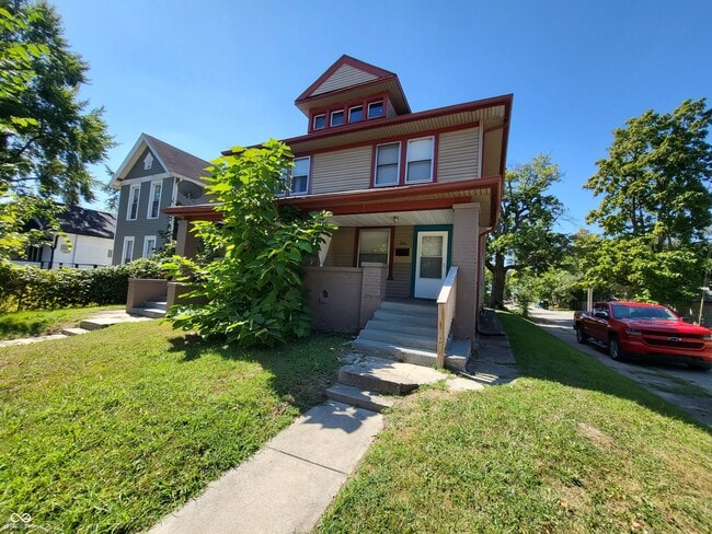 Primary Photo - 856 N Tacoma Ave