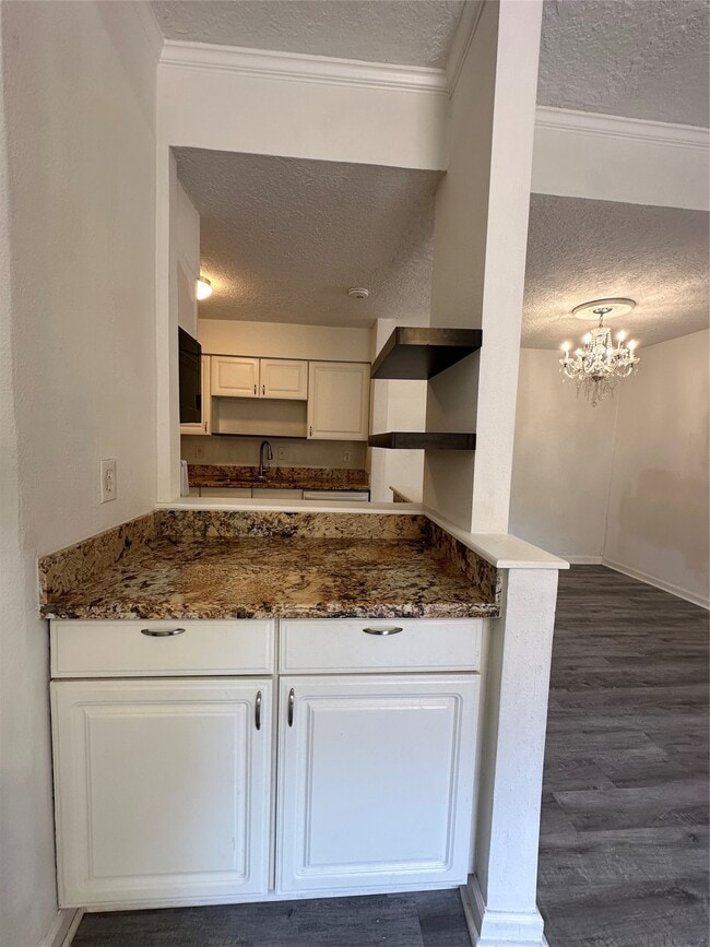 Building Photo - 2125 Augusta Dr