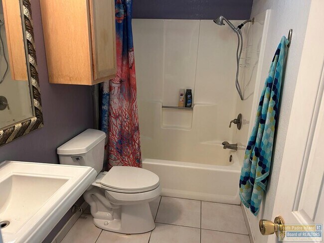 Building Photo - 1342 Harbor Island Dr