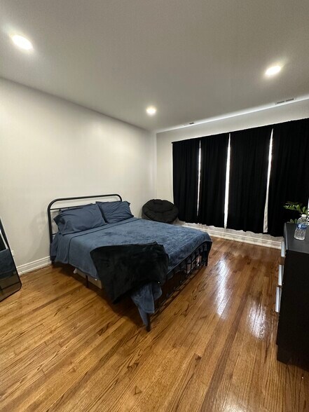 Main room - 1908 S May St