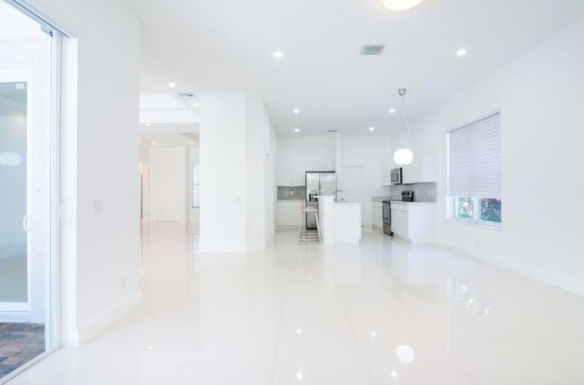 Building Photo - 2002 Schooner Ln