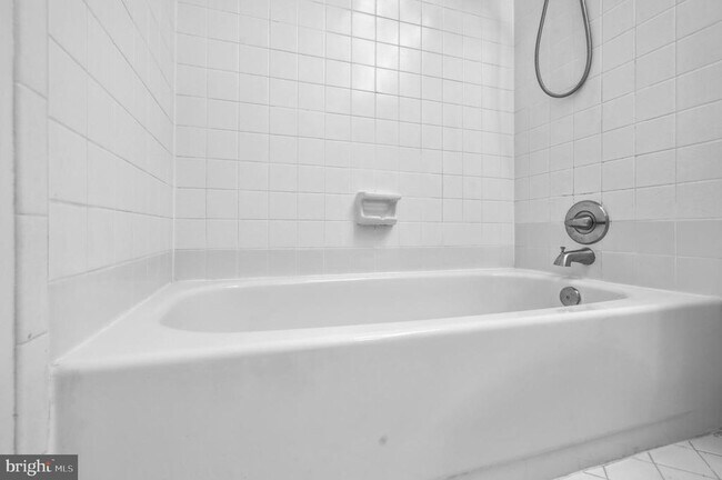 Building Photo - 7520 Royal Dominion Dr