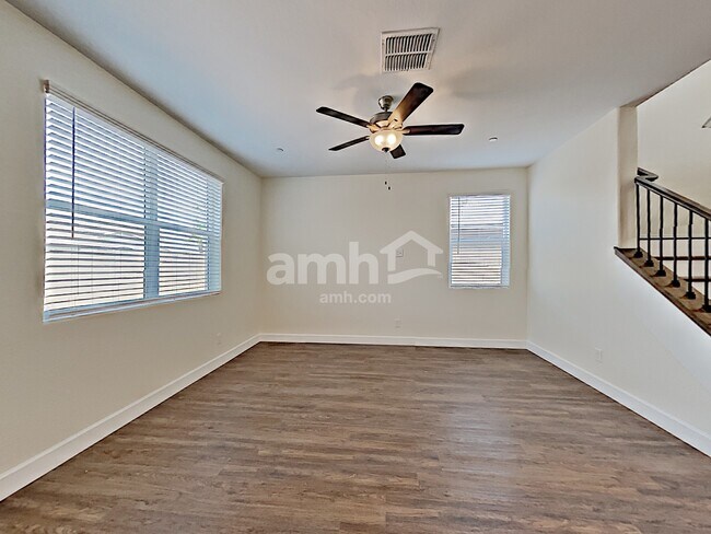 Building Photo - 12502 N 60th Ave