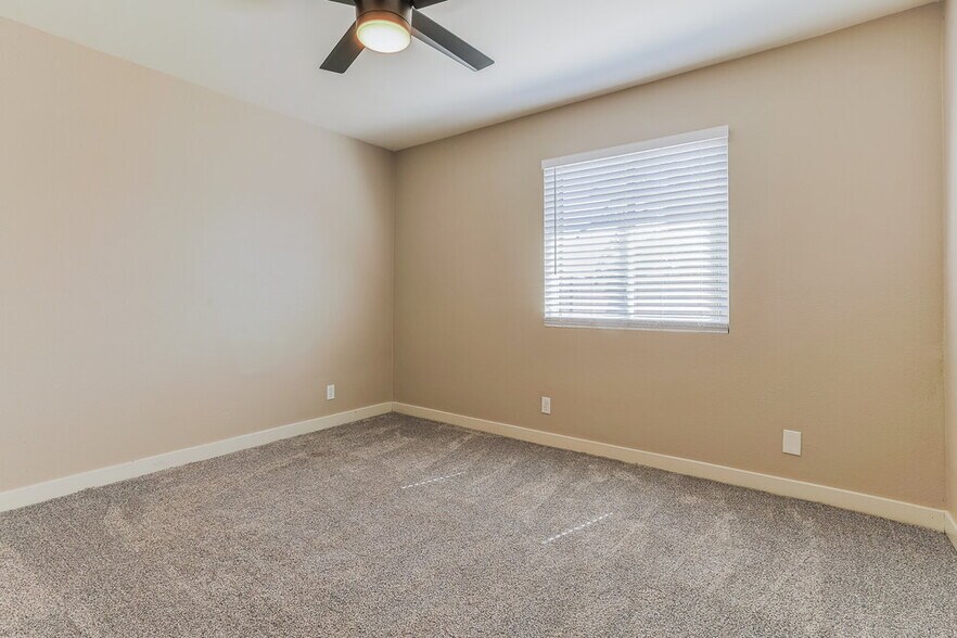 Building Photo - 1415 N Ironwood St