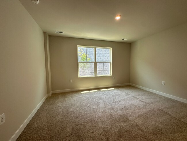 Building Photo - 127 Jameson Pk Dr