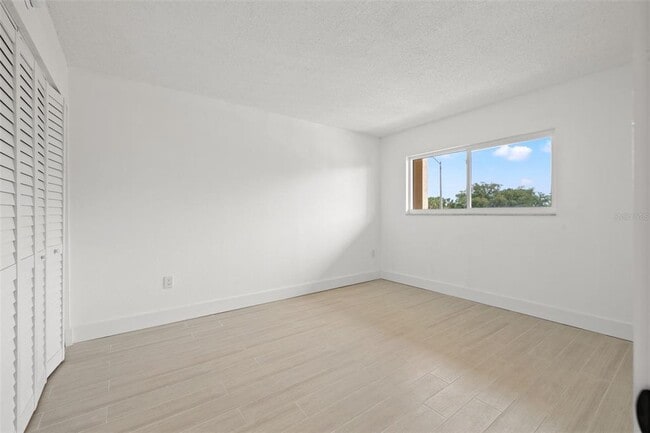 Building Photo - 301 87th Ave