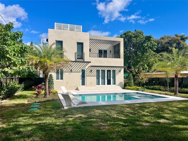 Building Photo - 7850 SW 67th Ave