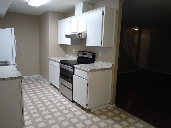 4-2b2b - 16049 SE Caruthers St