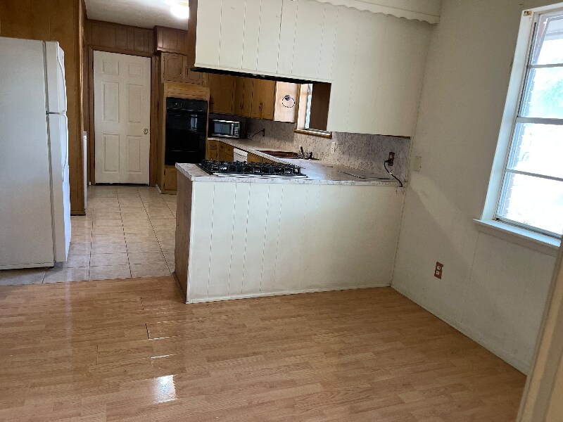 Building Photo - 2111 Scripture St