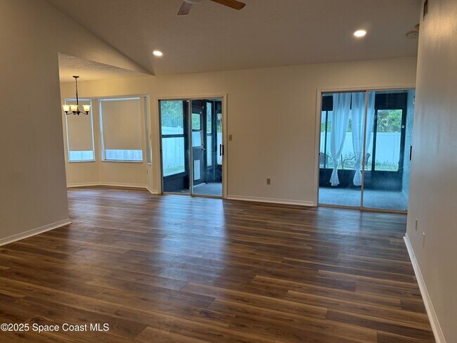 Building Photo - 2530 Street Pauls Dr