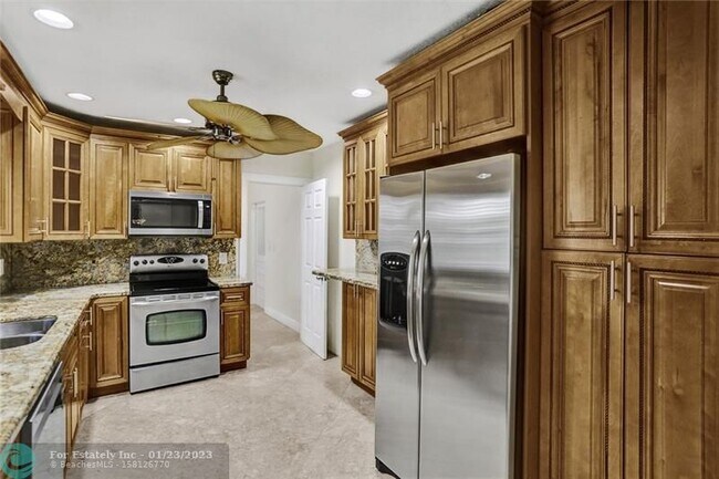 Building Photo - 361 SW 60th Ave