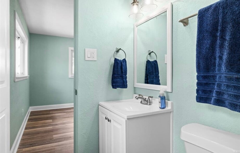 Building Photo - 11615 Park Blvd