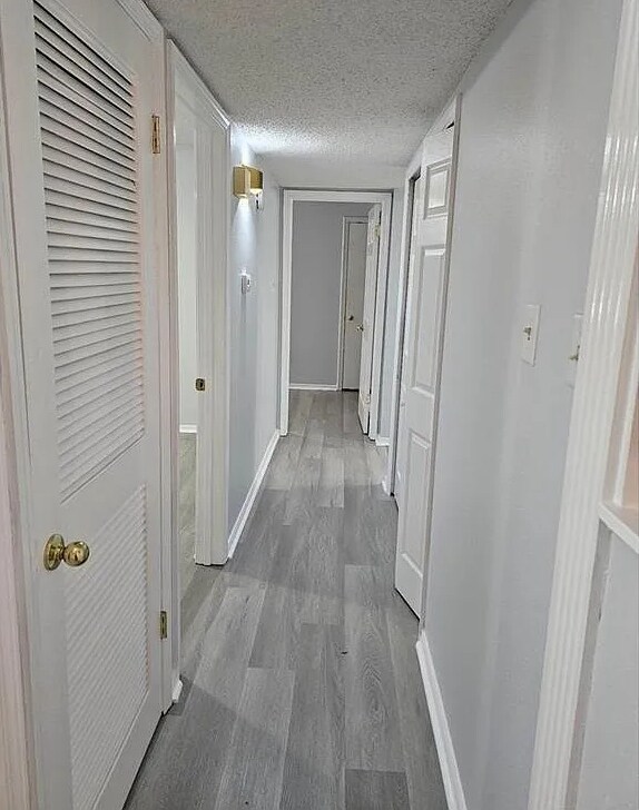 Building Photo - 1250 Henckley Ave