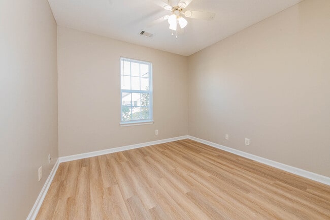 Building Photo - 321 Grand Ave