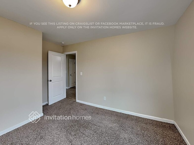 Building Photo - 3530 Mica Cir SE