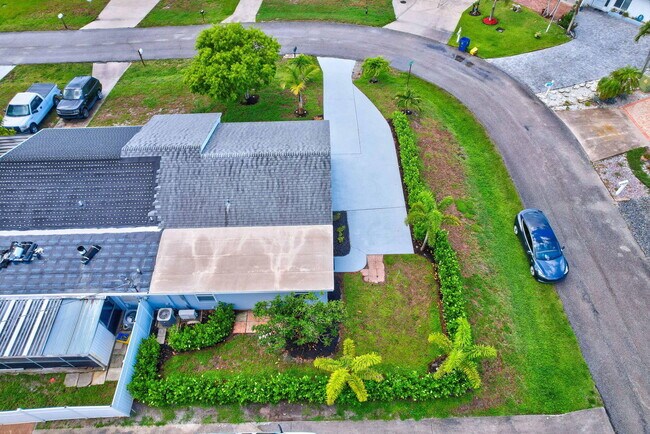 Building Photo - 1125 Stillwater Dr