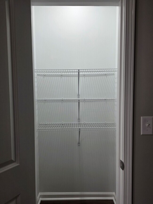 Building Photo - Welcome to your Gem Home!