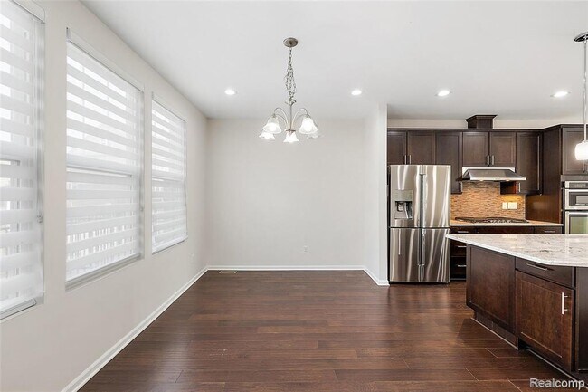 Building Photo - 2884 Glenbar Cir