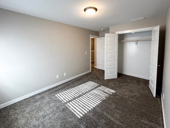 Building Photo - 190 Margette Way