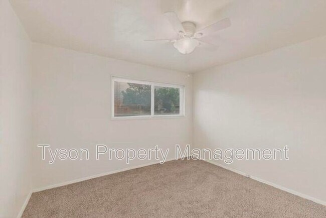 Building Photo - 3503 Montclaire Dr NE