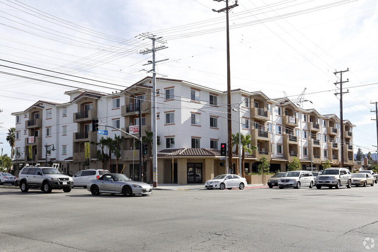 Sherman Way Luxury Apartment Homes Reseda Ca Apartment Finder