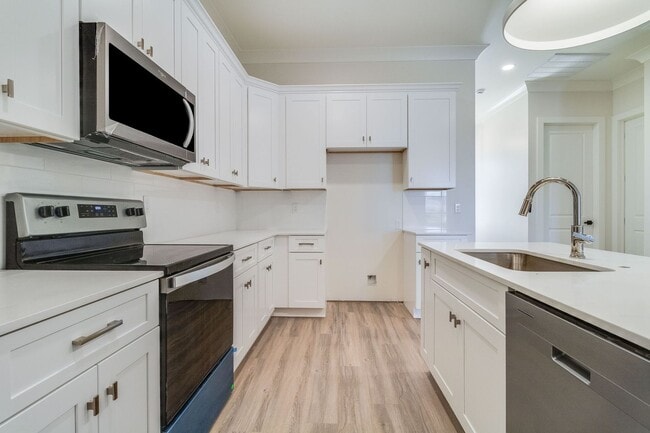 Building Photo - Brand New Single Story Furnished Townhome!
