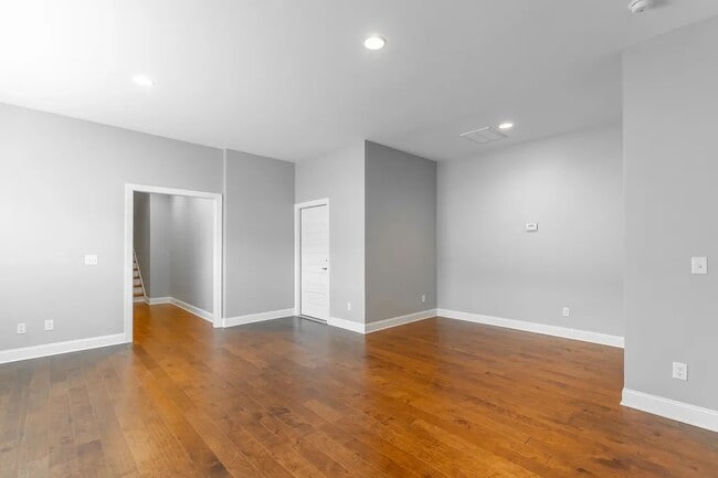 Building Photo - 3495 Travertine Ln