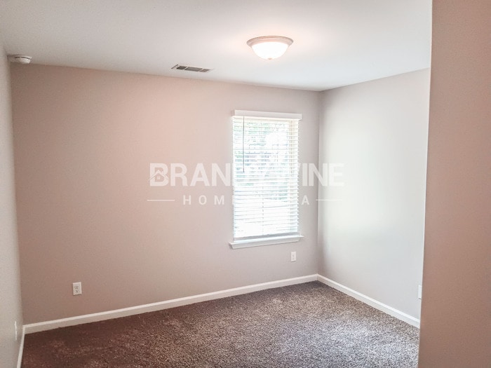 Building Photo - 2260 Webbing Dr