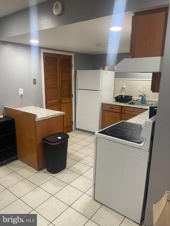 Building Photo - 128 Rockland Dr