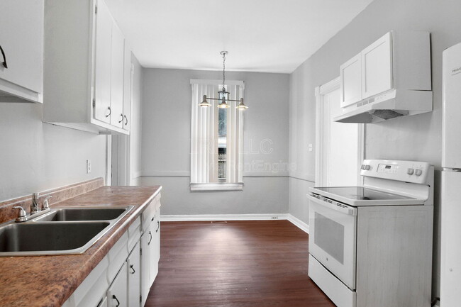 Building Photo - 2617 Slevin St