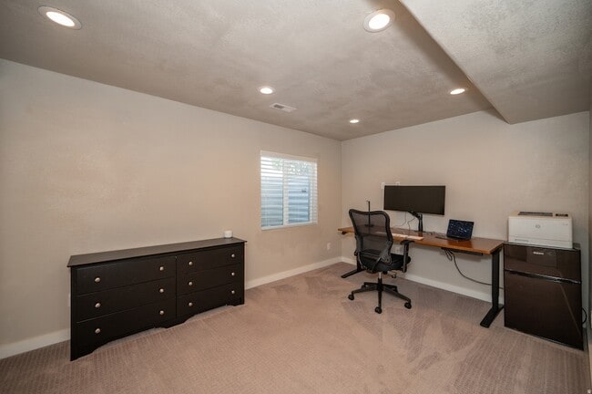 Building Photo - 794 Star Spangled Dr