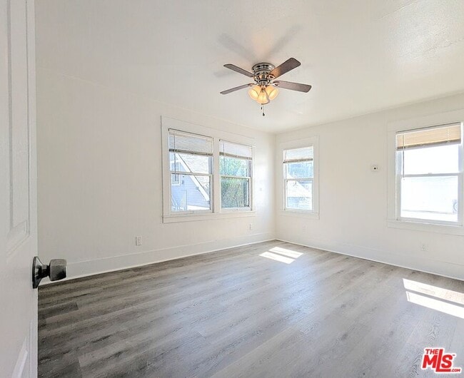 Building Photo - 419 N Virginia Ct
