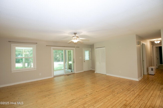 Building Photo - 970 Thrush Dr