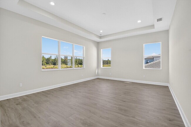 Building Photo - 15120 Wildwood Cir