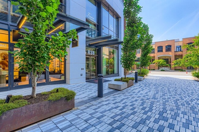Building Photo - Avenue Estates Condominiums ~ Downtown Bel...