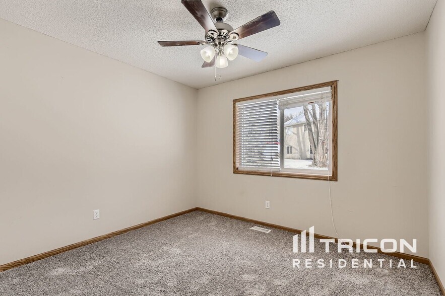 Building Photo - 4212 Hidden Pond Trail NE