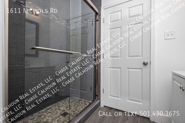 Building Photo - 1611 Nichols Rd