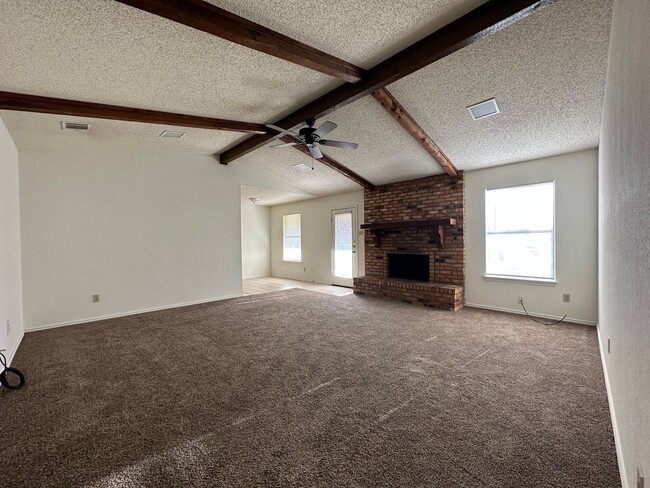 Building Photo - Single Family Home
