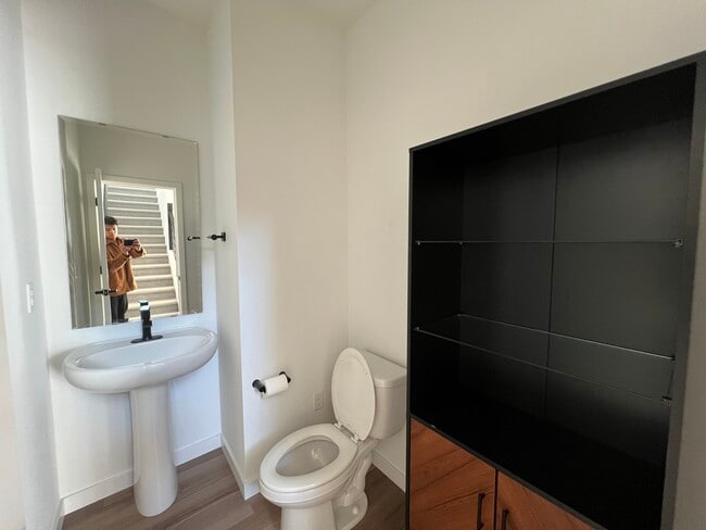 Building Photo - 16604 NE 85th St