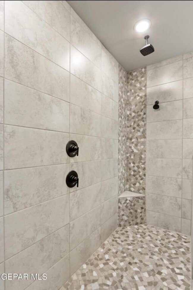 Building Photo - 257 Adamtowne Dr