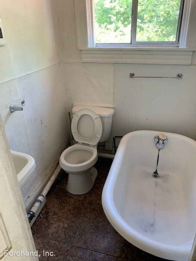 Building Photo - 1711 Floyd St